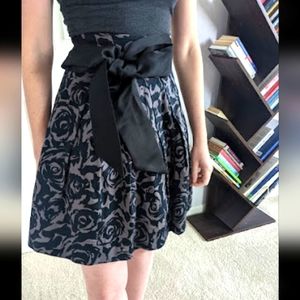 Forever XXI (Forever 21) Black Rose Floral A-Line Skirt, Size Small